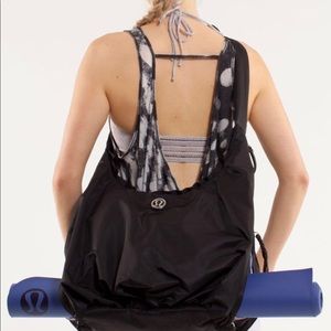 Lululemon Sackasana Bag in Black